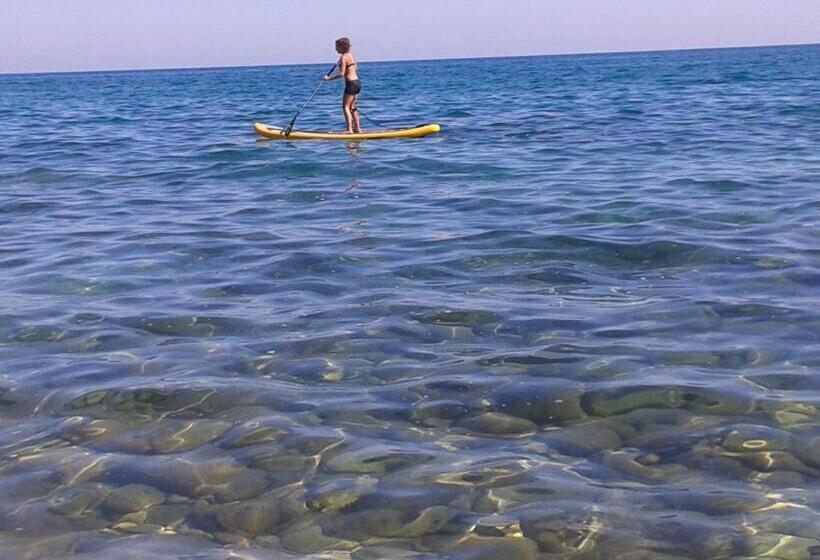 ベッドアンドブレックファースト Au Paradis Cathare