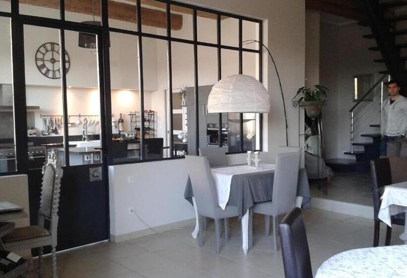 ベッドアンドブレックファースト Au Paradis Cathare