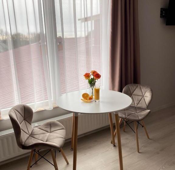 Отель Chorna Skelya Resort & Wellness