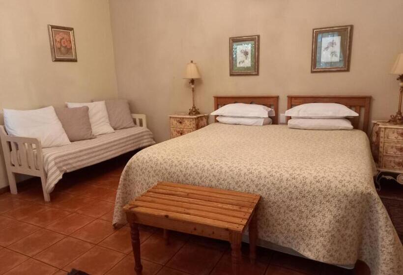 פנסיון Avondrust Guest House