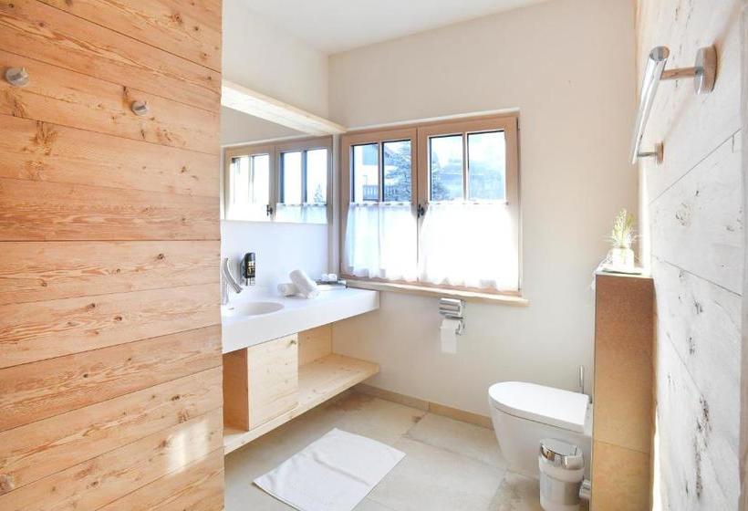 بنسيون Florineum