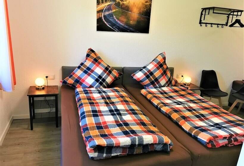 ペンション Speedys Bed & Breakfast