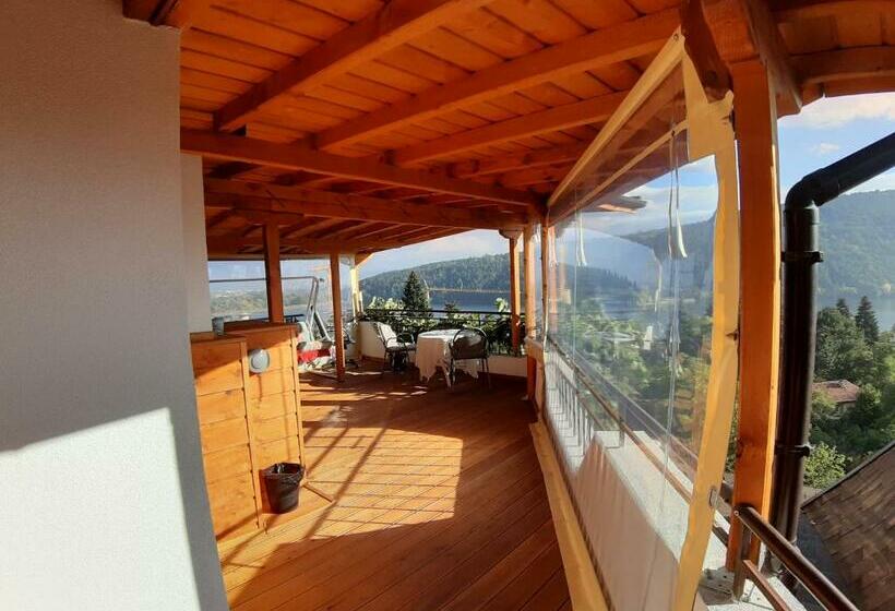 פנסיון Tora Bora Guest House