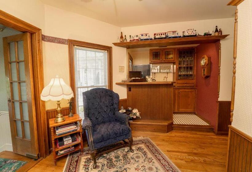 Yelton Manor Bed And Breakfast