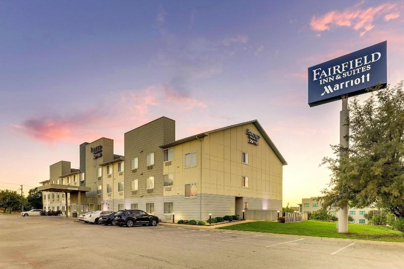 هتل Fairfield Inn & Suites By Marriott Fort Worth I30 West Near Nas Jrb
