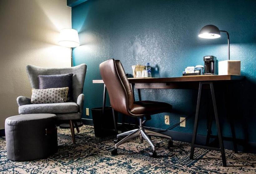 هتل Four Points By Sheraton Greensboro Airport