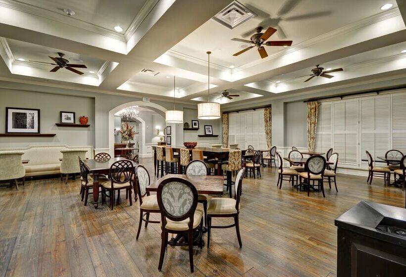 هتل Hampton Inn & Suites Savannah Historic District