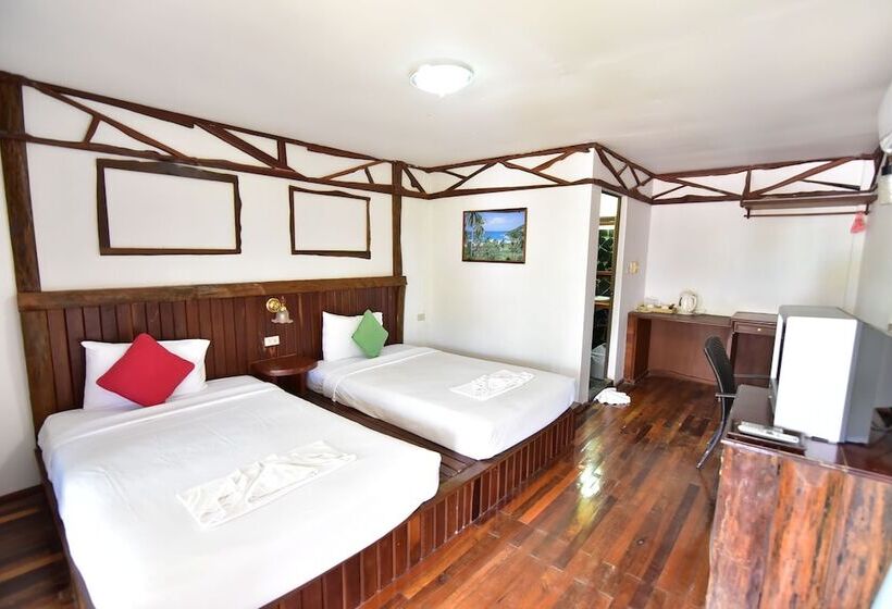 هتل Koh Ngai Resort