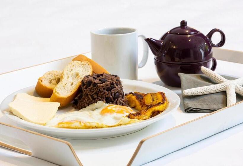 هتل Pumilio Mountain & Ocean