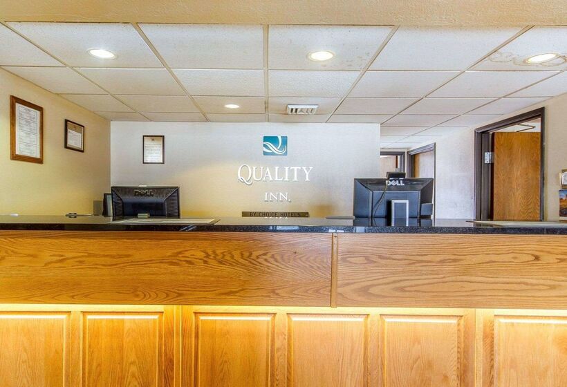 فندق Americinn By Wyndham Reedsburg