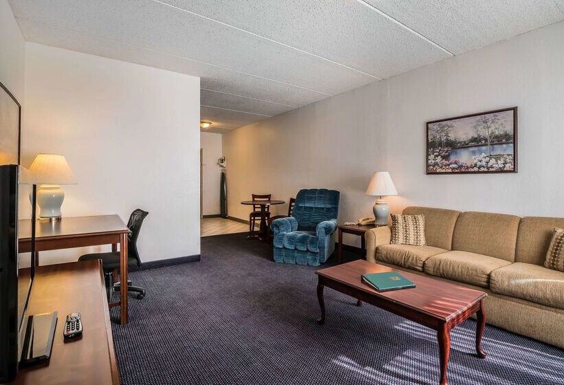 هتل Quality Inn & Suites Albany Airport