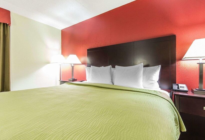 Отель Quality Inn West