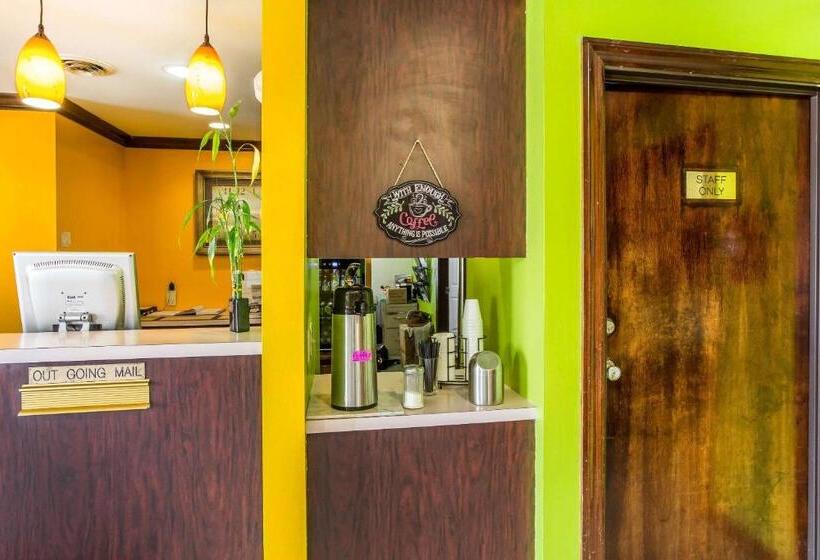 فندق Rodeway Inn & Suites