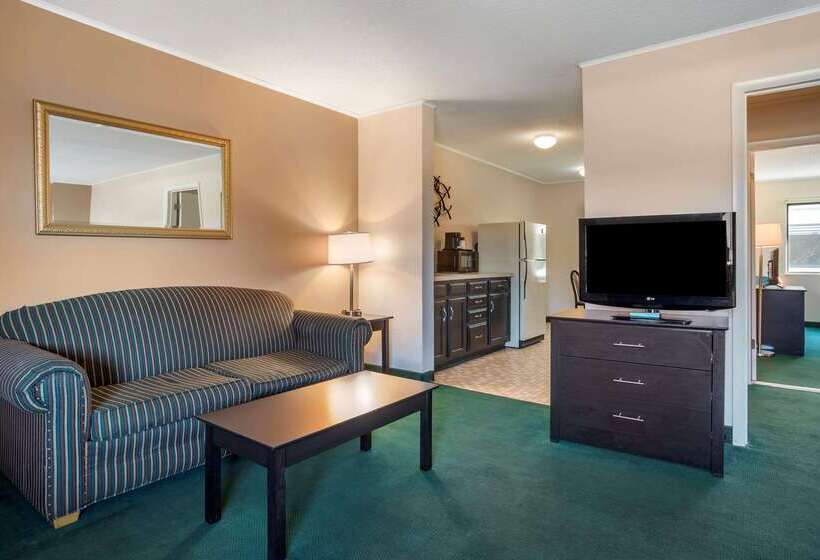 فندق Rodeway Inn & Suites