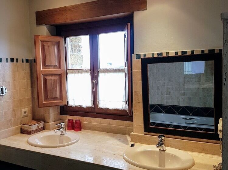 هتل روستایی Casona De Tresali