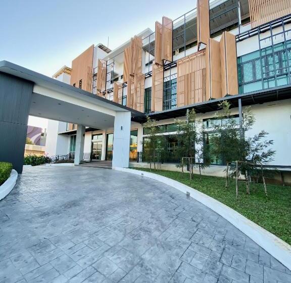 هتل The Mantrini Chiang Rai Sha Extra Plus
