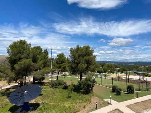 هتل Thecamp  Eco Lodge Aix En Provence