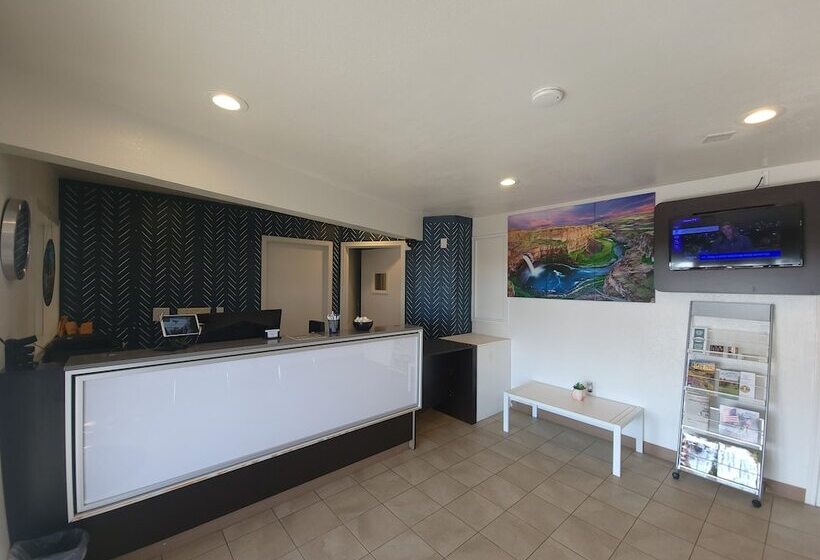 فندق على الطريق Othello Inn And Suites