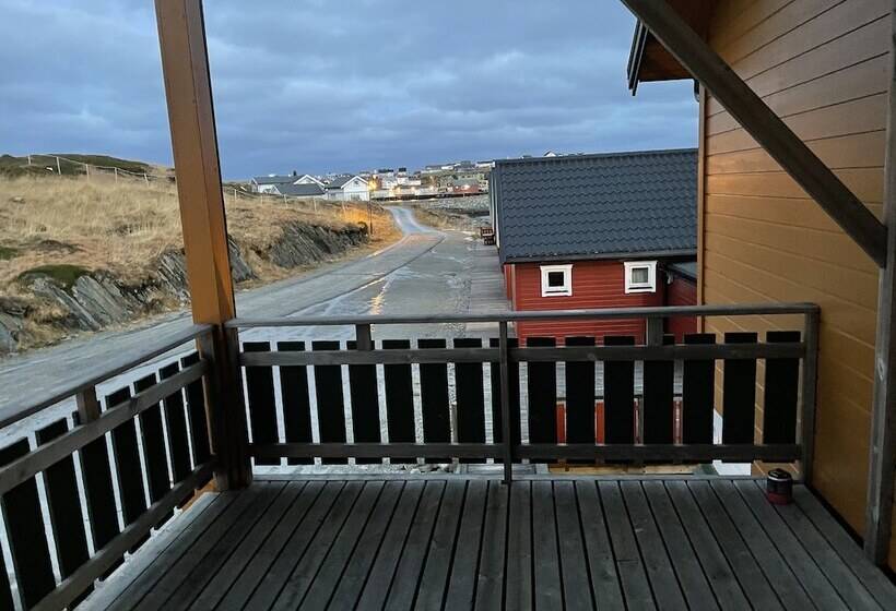 بنسيون Adventure Camp Mehamn