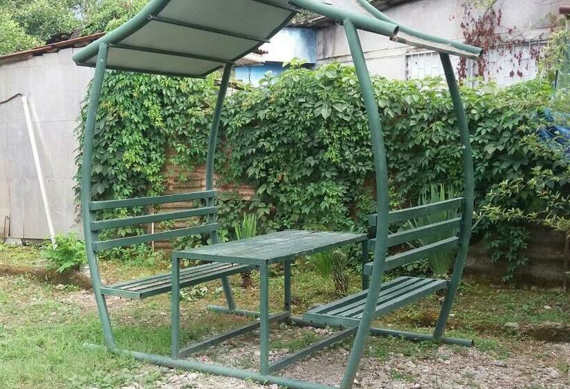پانسیون Guest House Makhinjauri