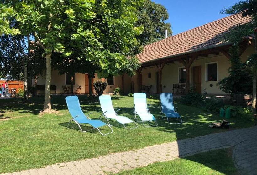 ペンション Tisza Kert Vendégház  Tisza Kert Vendégház Ii