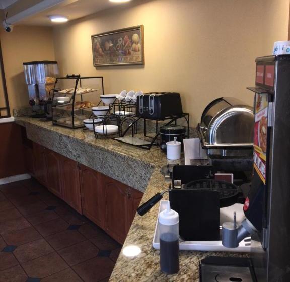 בית מלון כפרי Budgetel Inns & Suites