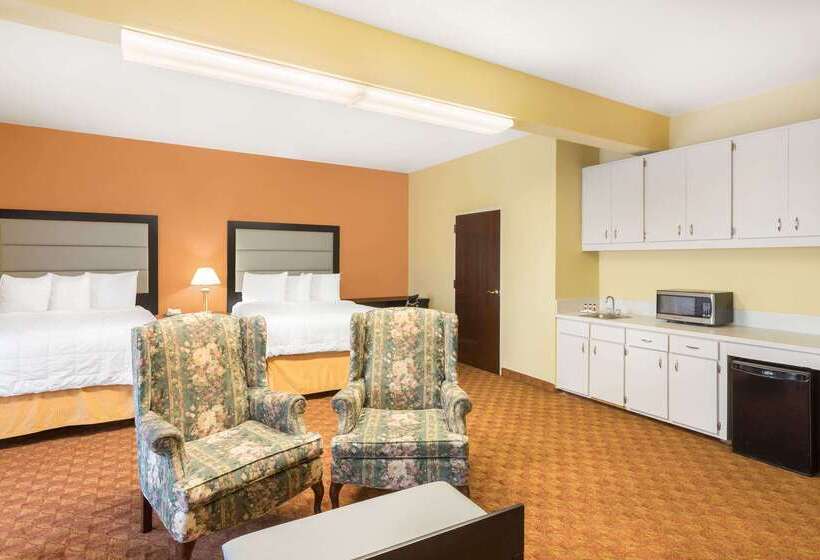 هتل Baymont By Wyndham Fayetteville