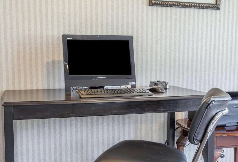 فندق Comfort Inn On The Bay