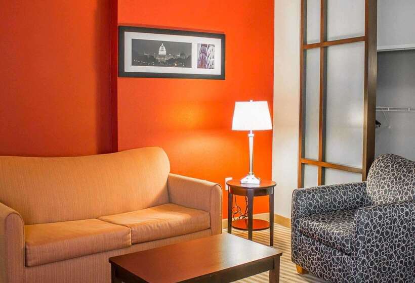 هتل Comfort Suites Columbus East Broad