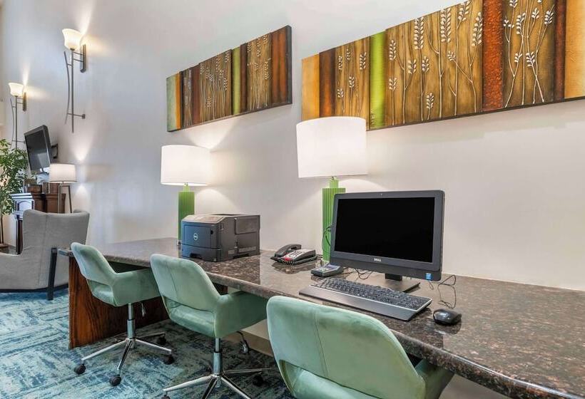 هتل Comfort Suites Conference Center Rapid City