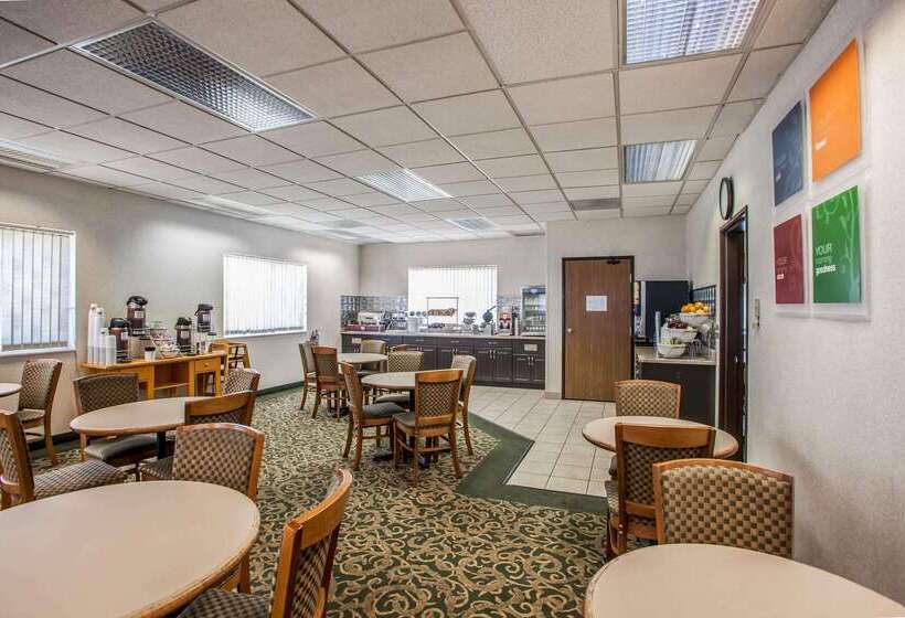 هتل Comfort Suites Peoria I 74