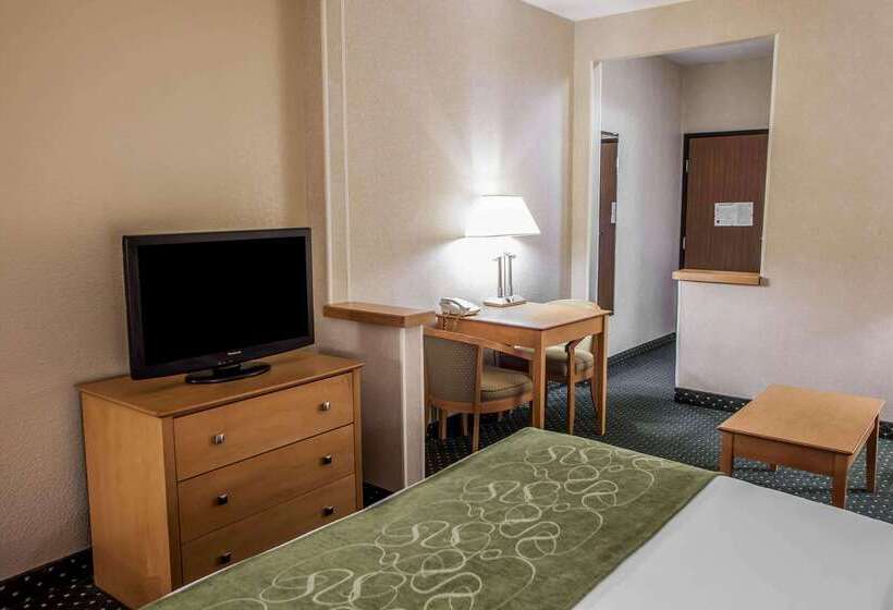 هتل Comfort Suites Peoria I 74