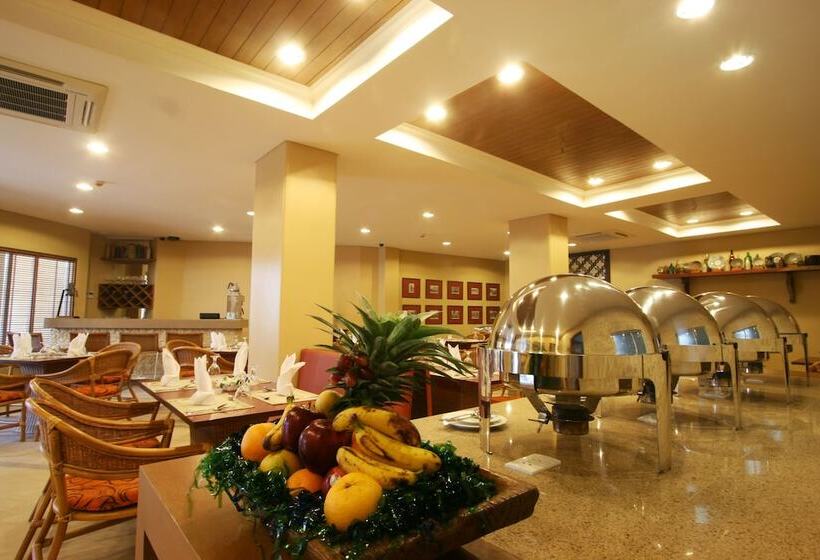 בית מלון כפרי Crown Regency Prince Resort