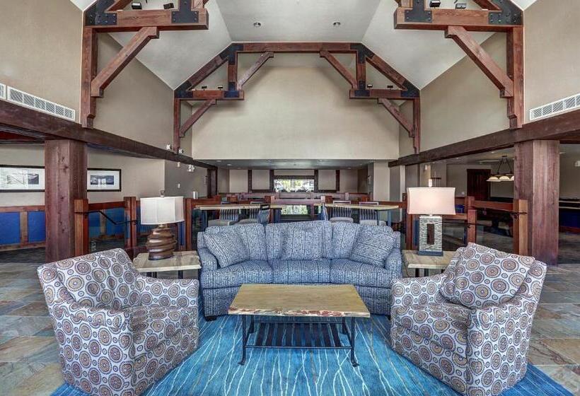 هتل Crystal Peak Lodge By Vail Resorts