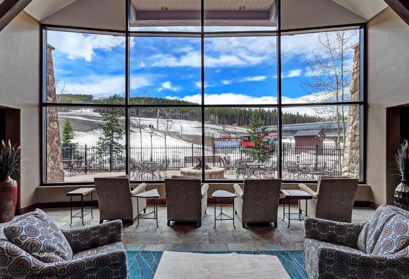 هتل Crystal Peak Lodge By Vail Resorts