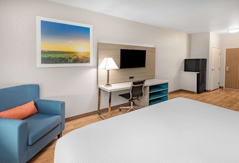 호텔 Days Inn & Suites By Wyndham San Antonio Near Frost Bank Center