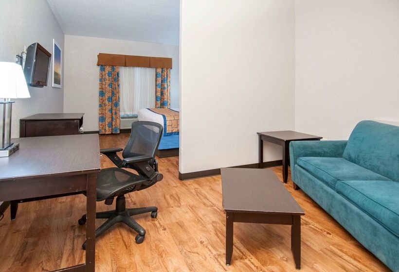 호텔 Days Inn & Suites By Wyndham San Antonio Near Frost Bank Center