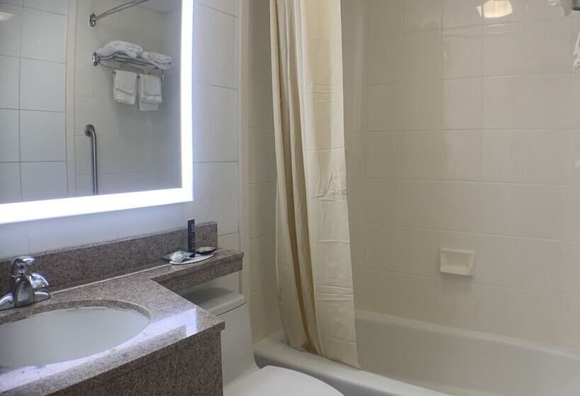 ホテル East New York Inn