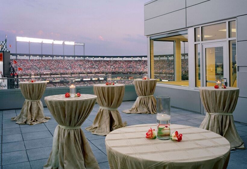 هتل Hilton Baltimore Inner Harbor