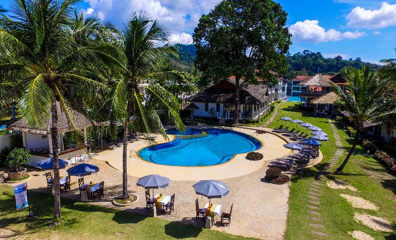 هتل Hive Khaolak Beach Resort  Adults Only