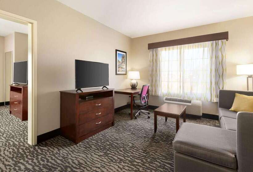 هتل La Quinta By Wyndham Fresno Northwest