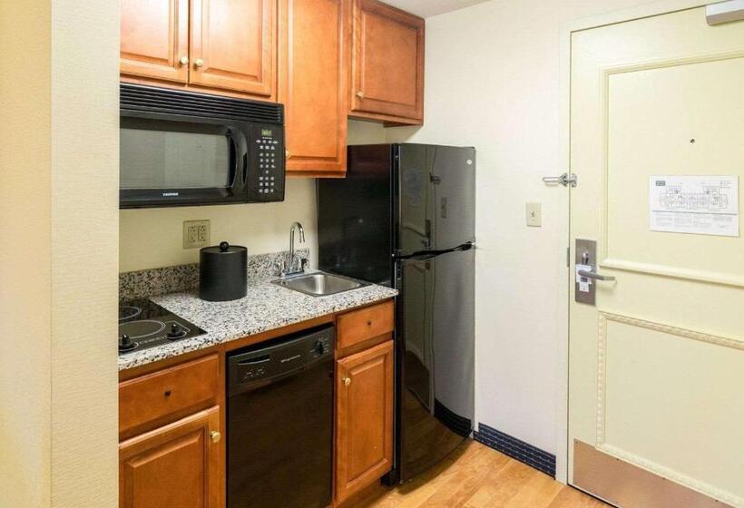 هتل Mainstay Suites Dover