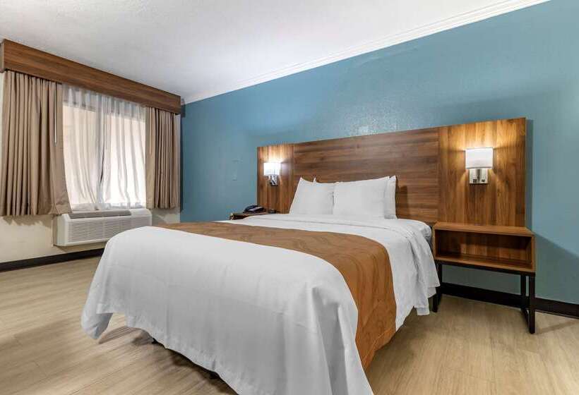 هتل Quality Inn & Suites Ft. Jackson Maingate