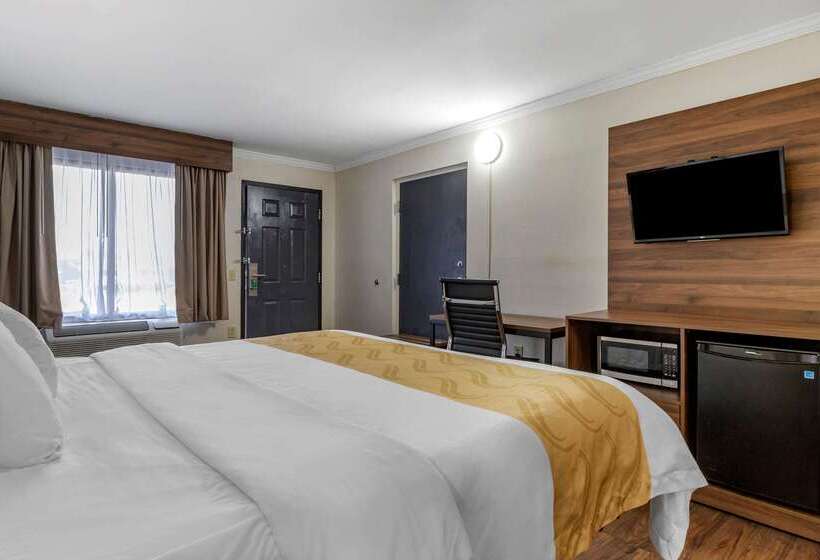 هتل Quality Inn & Suites Ft. Jackson Maingate