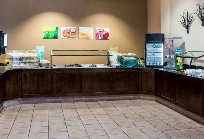 هتل Quality Suites Lake Wright  Norfolk Airport