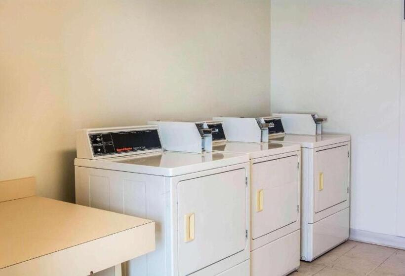 هتل Quality Suites Lake Wright  Norfolk Airport