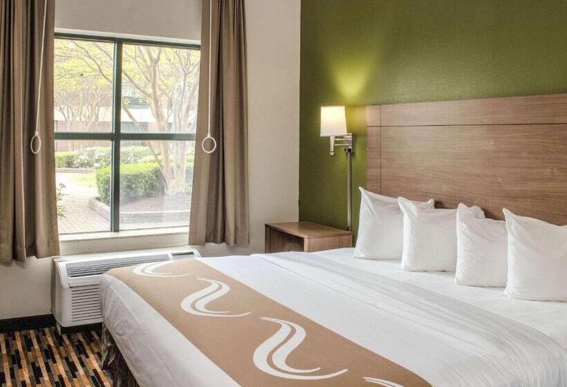 هتل Quality Suites Lake Wright  Norfolk Airport