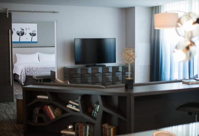 هتل Renaissance Schaumburg Convention Center