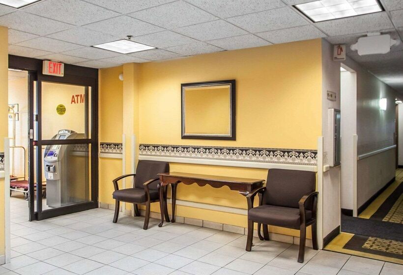 هتل Rodeway Inn & Suites Milwaukee Airport