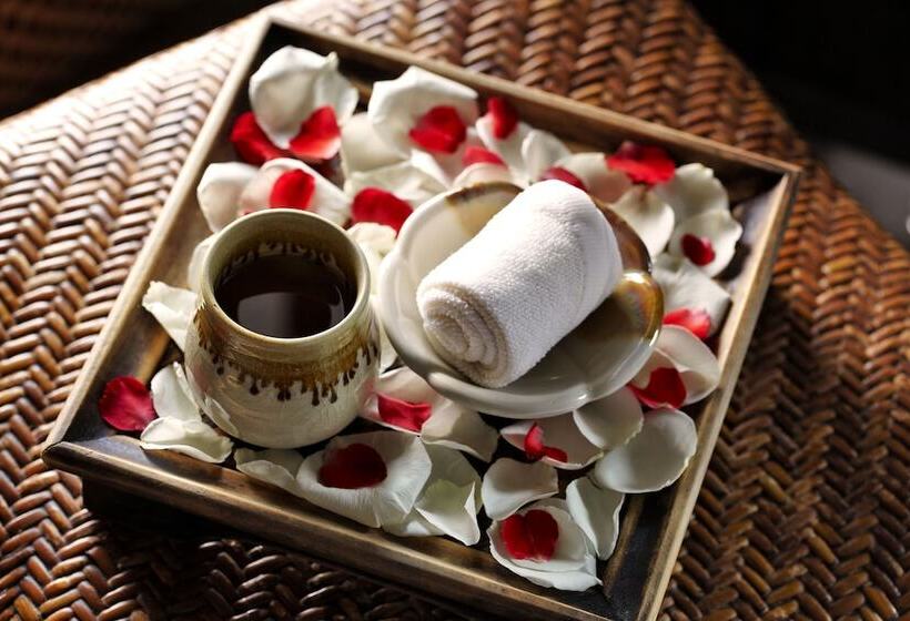 هتل Sareeraya Villas & Suites
